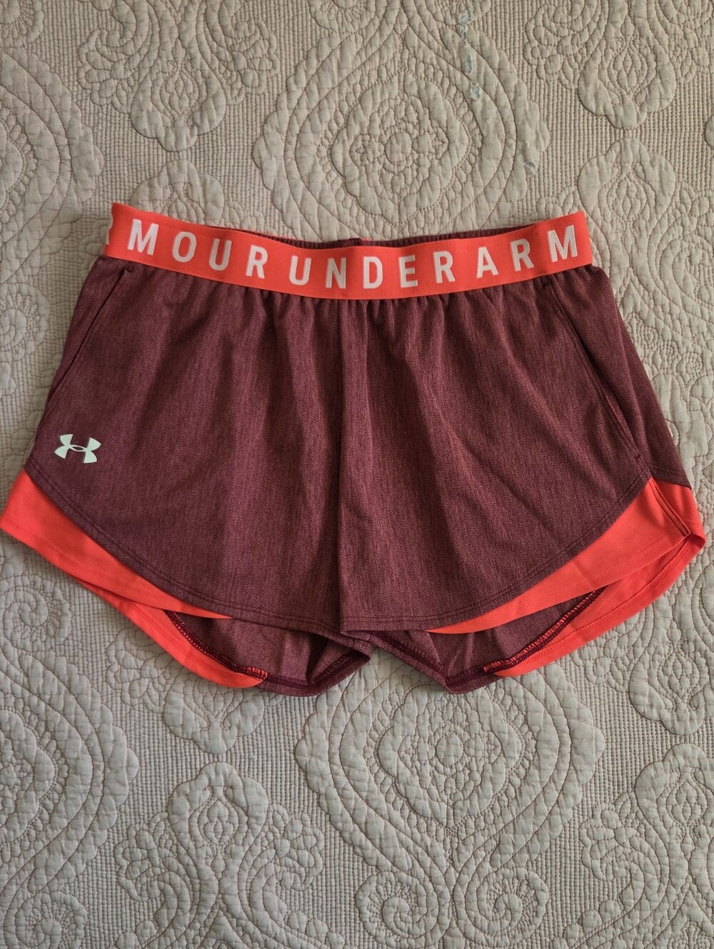 NWT Under Armour Women's Play Up 3.0 Twist | Size Medium | Burgundy Red Orange - Picture 1 of 3